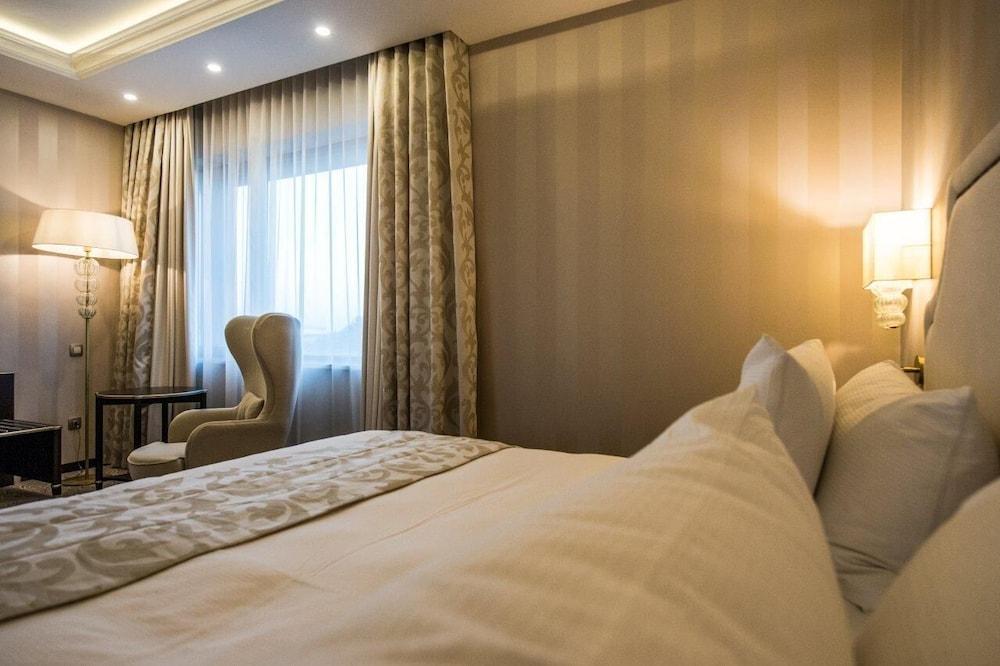 Hotel Prahova Plaza Ploiesti Exterior photo