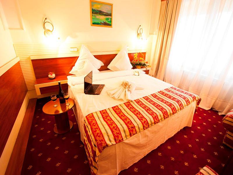 Hotel Prahova Plaza Ploiesti Exterior photo