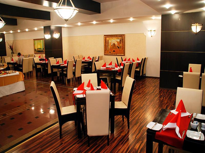 Hotel Prahova Plaza Ploiesti Restaurant photo