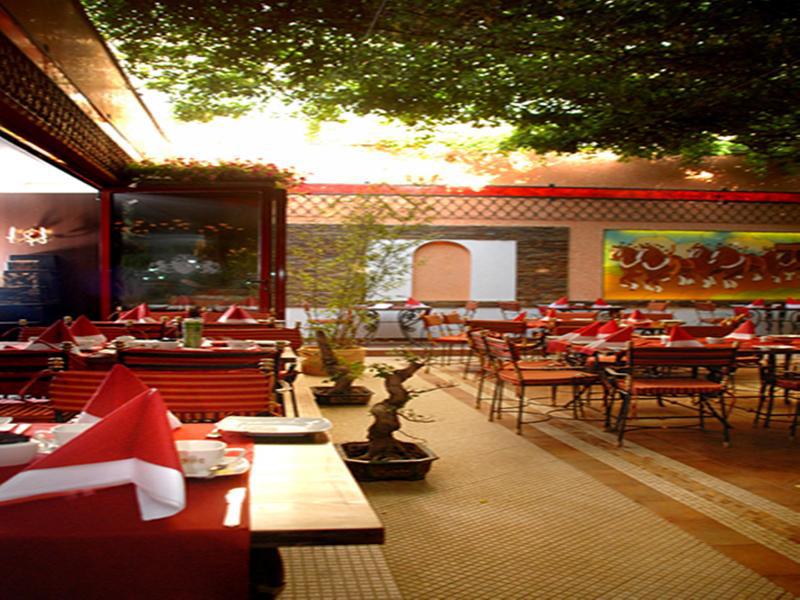 Hotel Prahova Plaza Ploiesti Exterior photo
