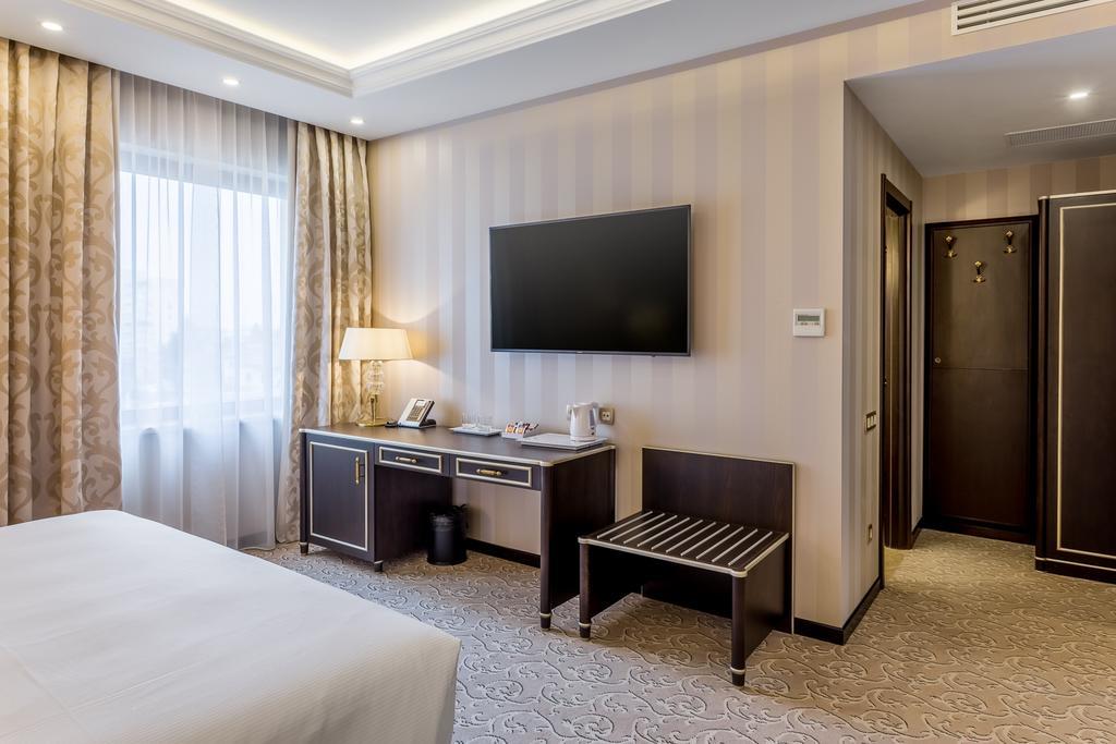 Hotel Prahova Plaza Ploiesti Exterior photo