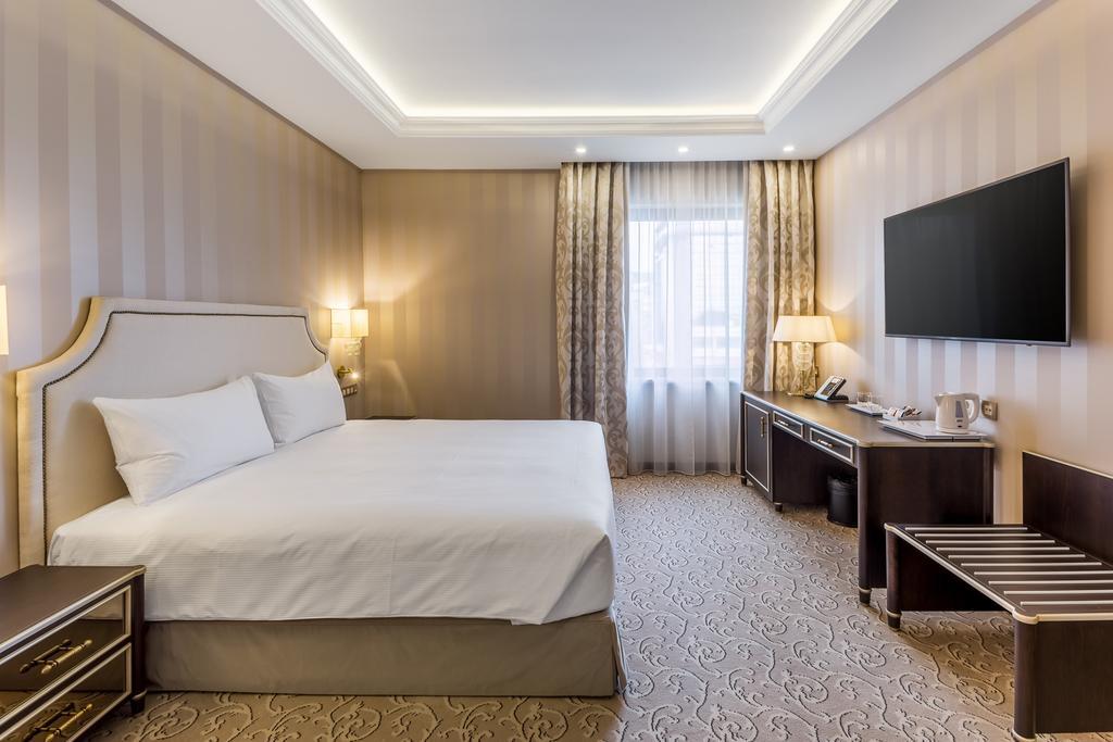 Hotel Prahova Plaza Ploiesti Exterior photo