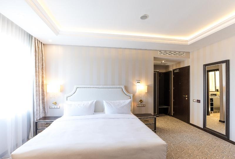 Hotel Prahova Plaza Ploiesti Exterior photo